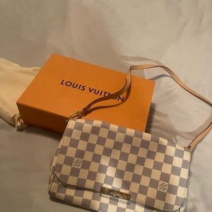 Authentic Louis Vuitton white Damier crossbody